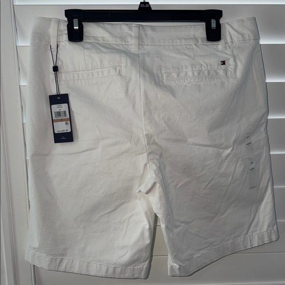 Tommy Hilfiger White Flat Front Women’s Shorts-12 - Picture 3 of 4